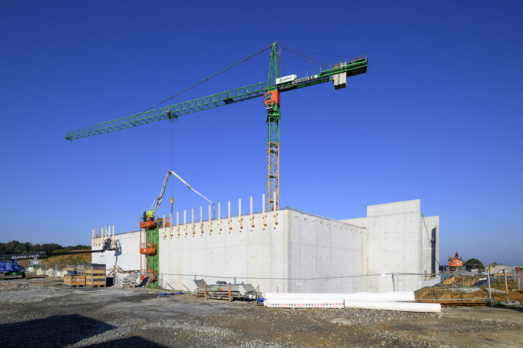 | construction d'un réservoir d'eau de 6000 mètres cubes à Nalamont (Ohey)
| maître d'ouvrage : SWDE (Société wallonne des eaux)
| bureau d'études : SWDE
| entreprise : Galère - génie civil