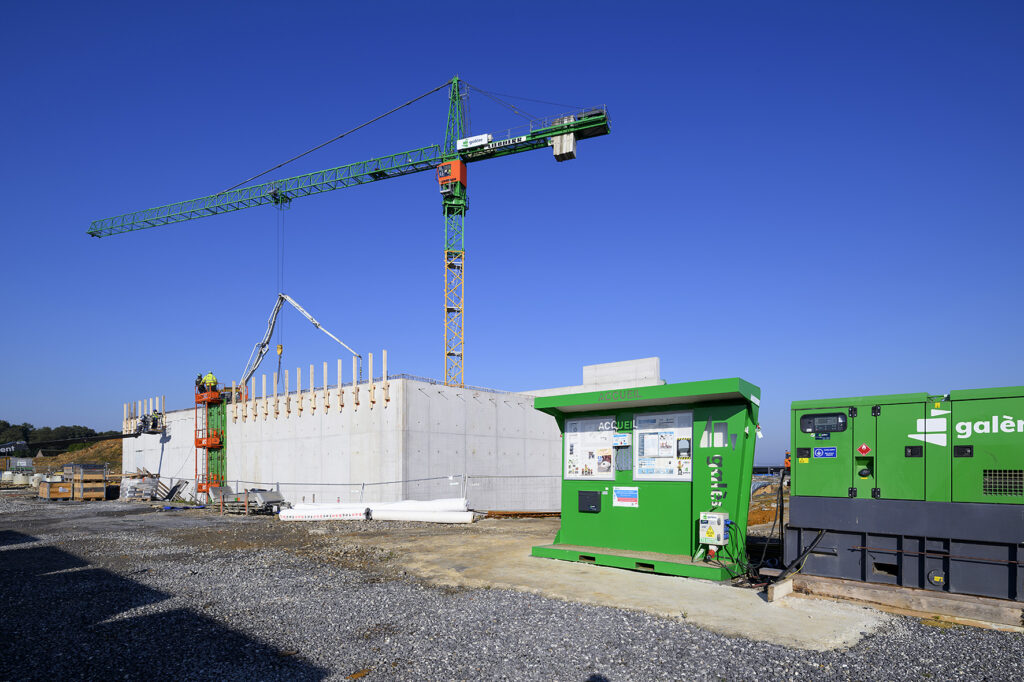 | construction d'un réservoir d'eau de 6000 mètres cubes à Nalamont (Ohey)
| maître d'ouvrage : SWDE (Société wallonne des eaux)
| bureau d'études : SWDE
| entreprise : Galère - génie civil