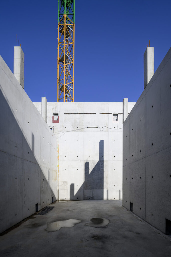 | construction d'un réservoir d'eau de 6000 mètres cubes à Nalamont (Ohey)
| maître d'ouvrage : SWDE (Société wallonne des eaux)
| bureau d'études : SWDE
| entreprise : Galère - génie civil